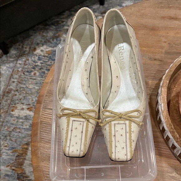 J.Renee Cream Textured Heels - Picture 4 of 6